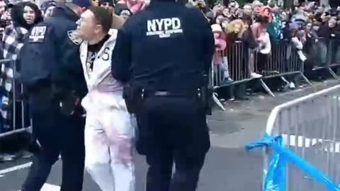 Protestors disrupt Macy's Parade