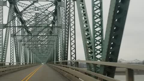 3 states in 3 minutes Missouri,Illinois and Kentucky