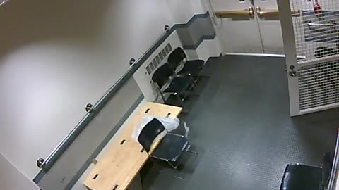 1657HQOB02PrisonerProcessingLobby_2021-01-06_23h00min00s873ms.mp4
