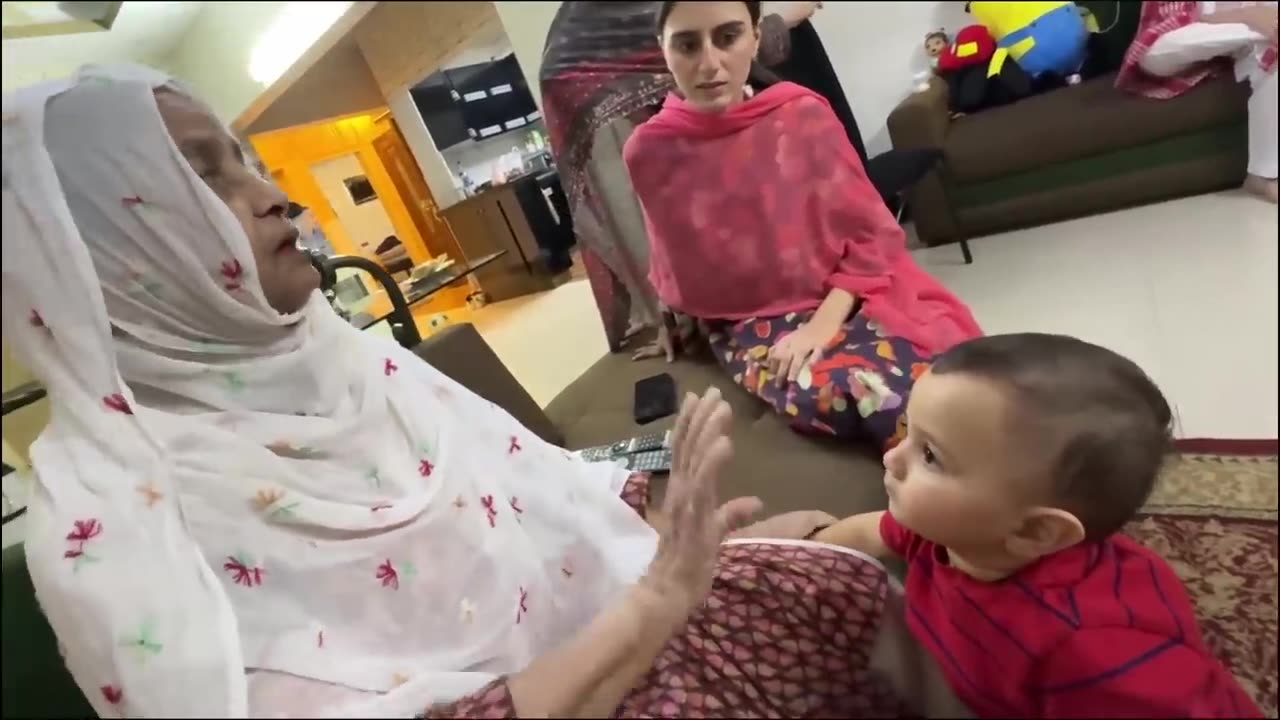 Ehram nhi pehan raha Rona shoro
