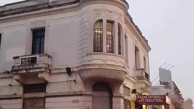 Light changes on a foggy morning, Montevideo