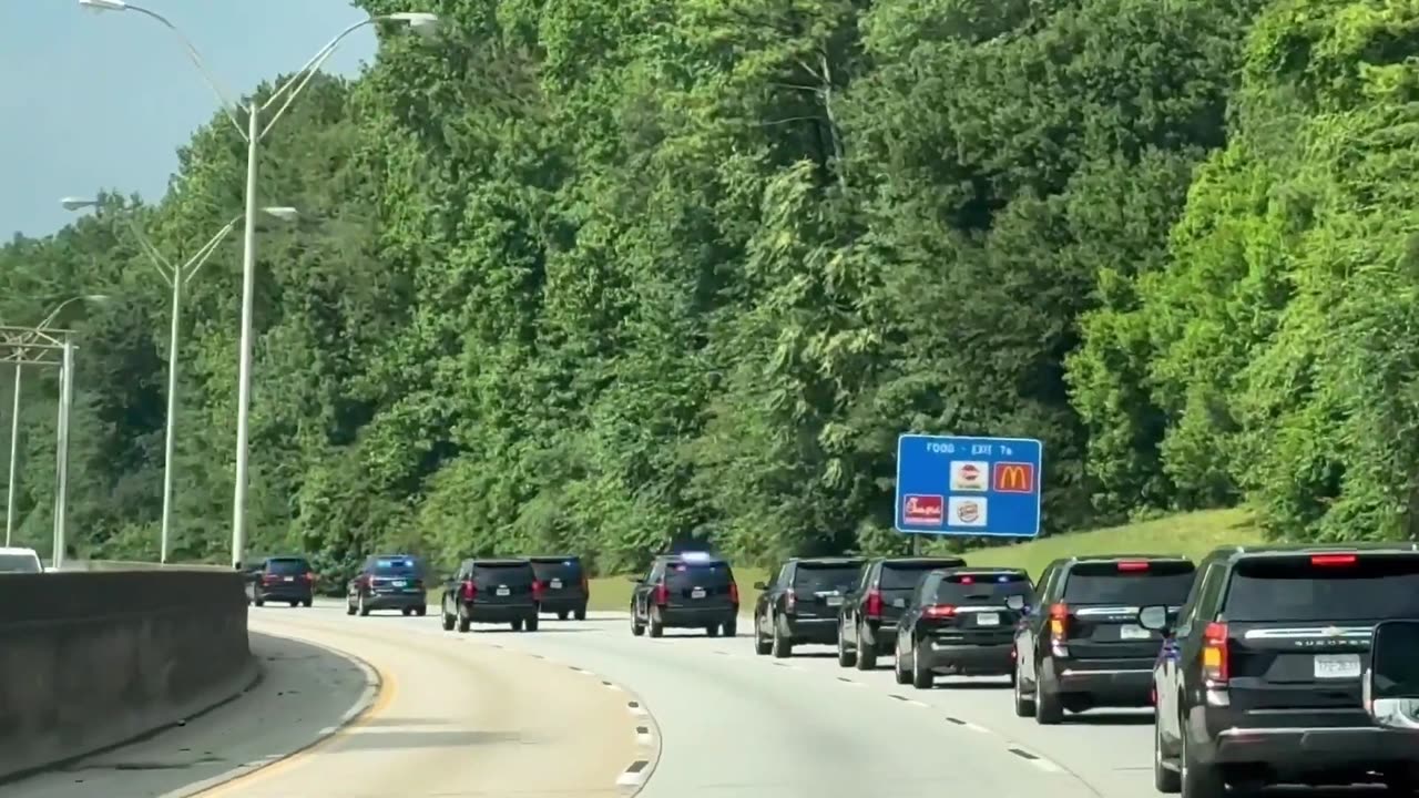 Donald Trump's motorcade en route to presidential debate