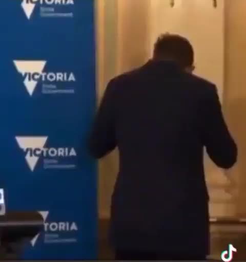 Is premier of Victoria Dan Andrews sniffing cocaine immediately before a press conference?