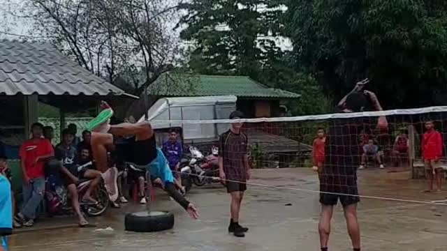 Handball differently 😂😂 But great performance 👍