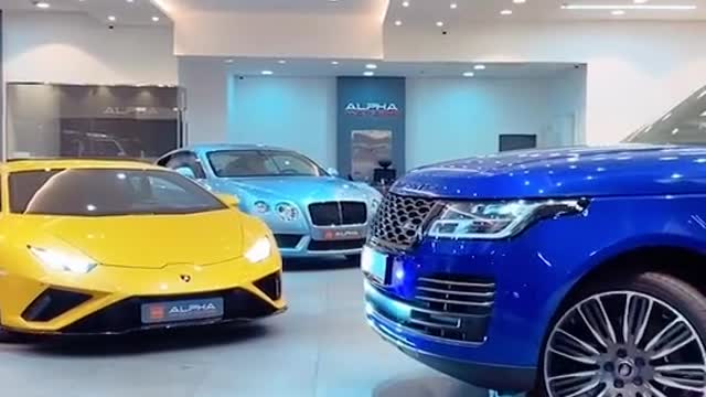 Lamborghini Urus vs Range Rover