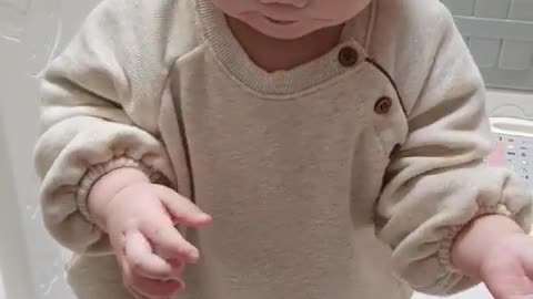9 months old baby begins to walk