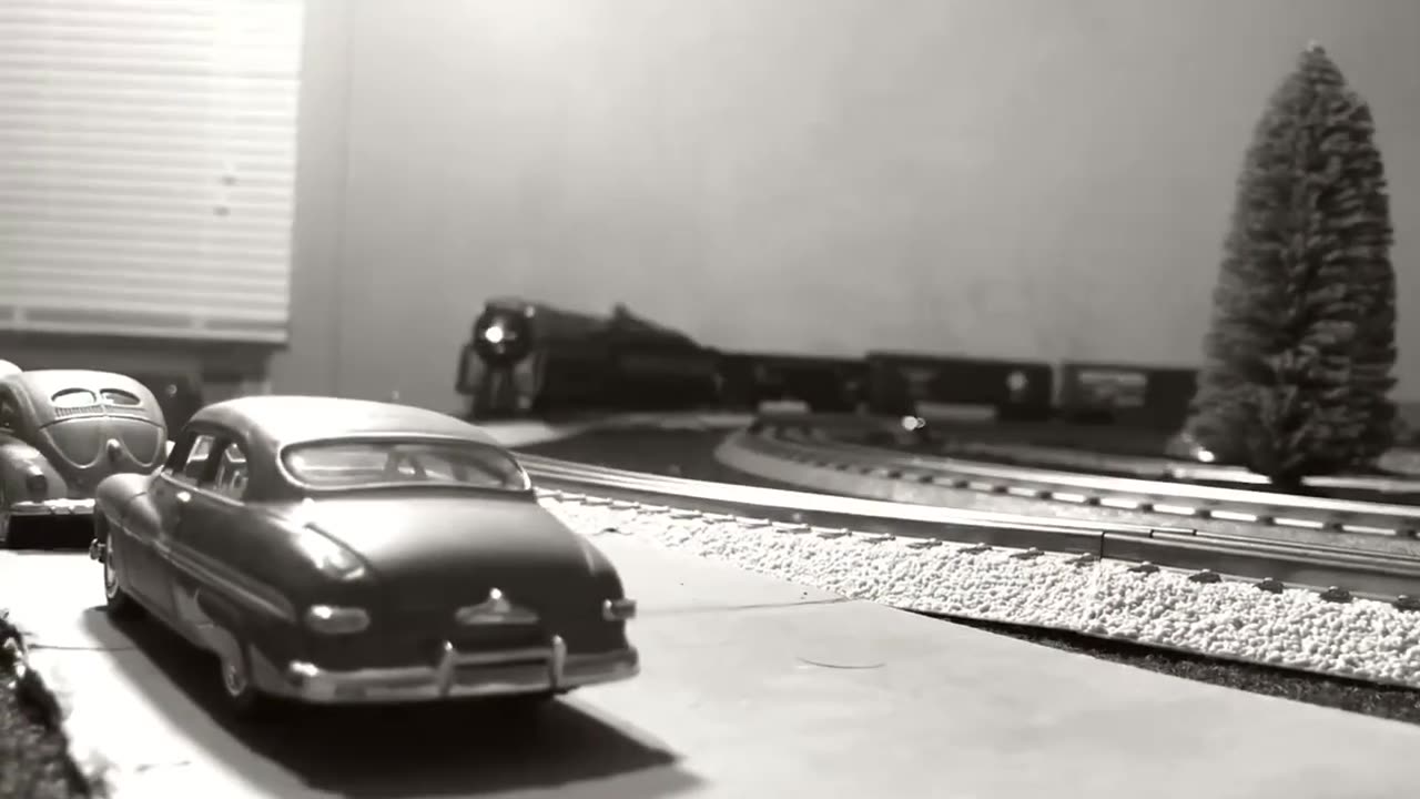 MTH Railking J #607 in Black & White (Old Video)