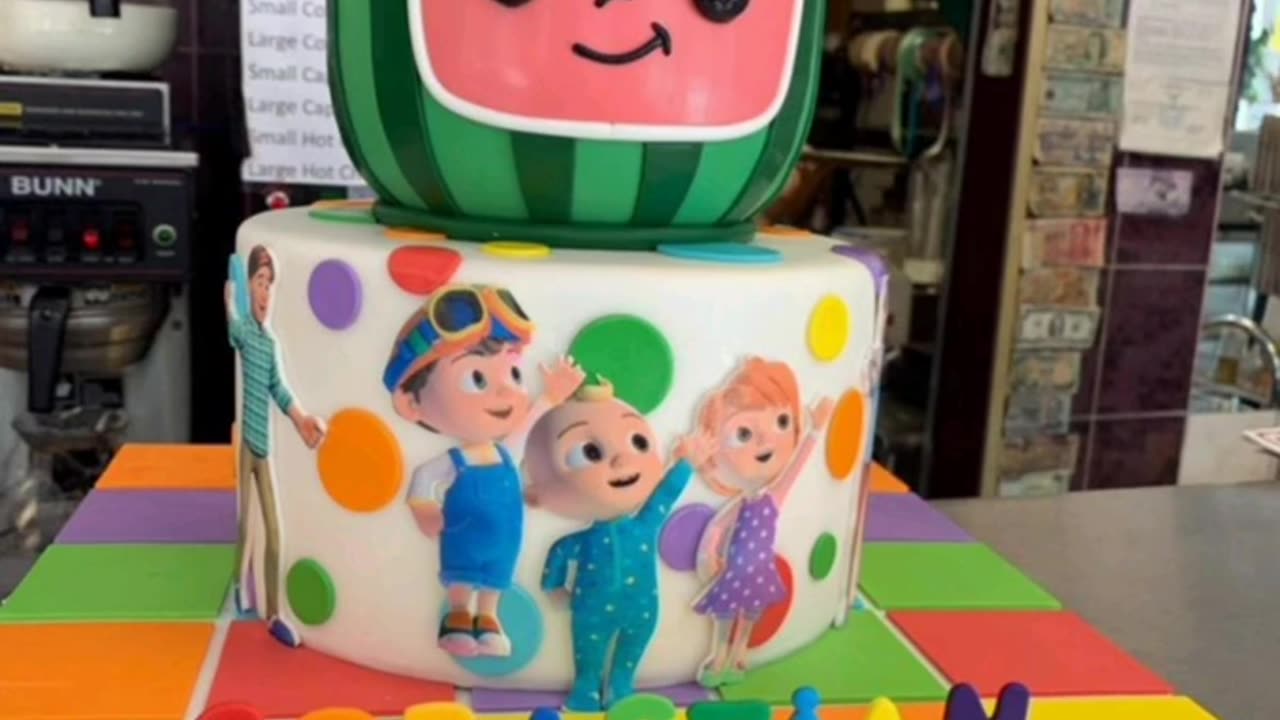 Cocomelon - The wheel on the bus Go Round and Round - kids songs _nursery rhymes kids Birthday Cake