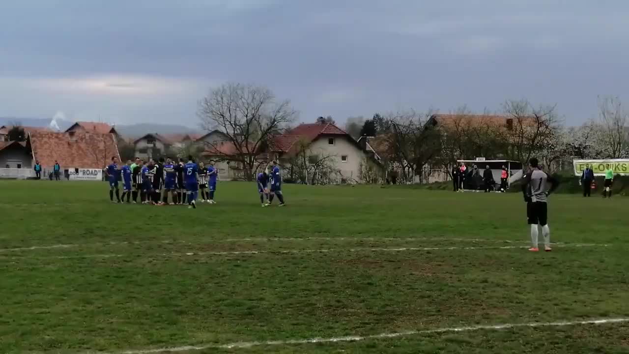 Užasne scene s bh. terena: Nakon poraza svog tima pretukli sudiju