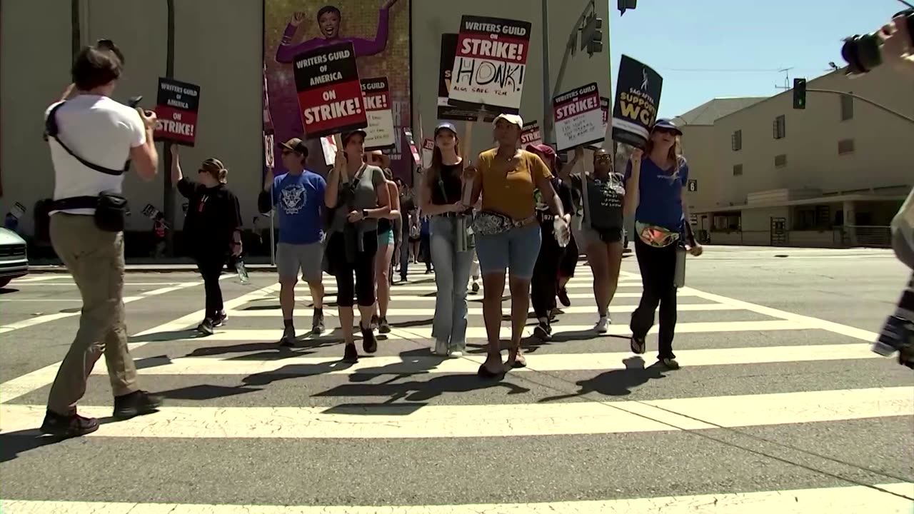 Now Hollywood video game performers could strike