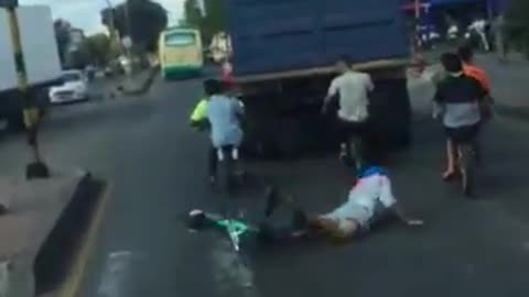 Imprudencia de ciclista en Bucaramanga