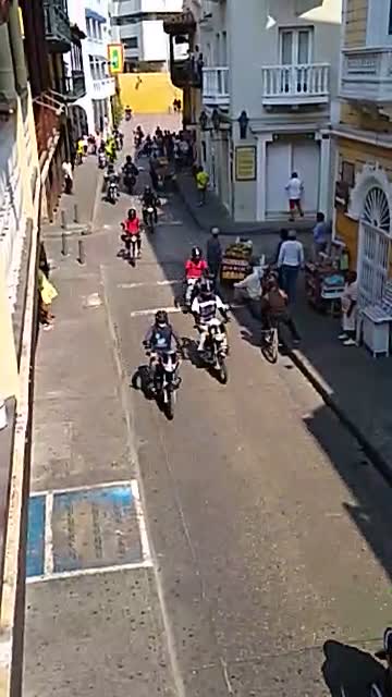 Mototaxistas causan desorden en el Centro