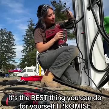 Woman explained why being a electrician is better than having a degree
