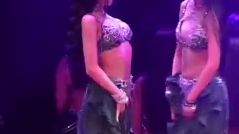 Cute girls belly dance group lucete