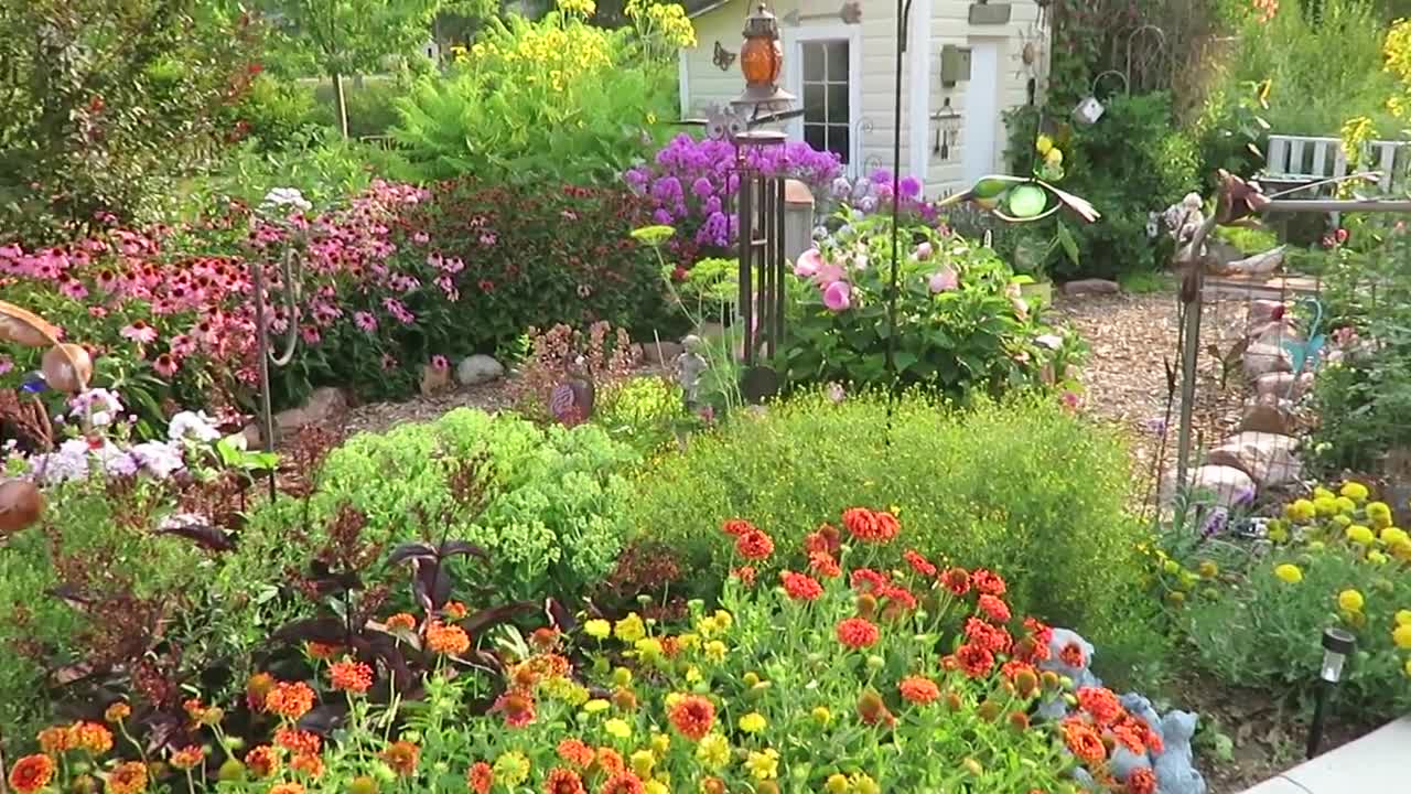 Midsummer garden 2021: Small Backyard Cottage Style Garden Tour peaceful and lovely plus plant names