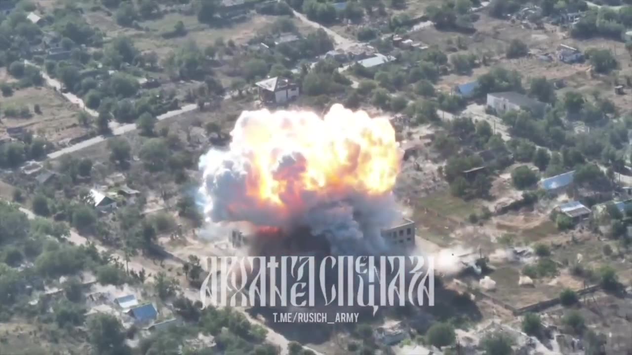 Russian thermobaric ODAB 1500 strike on Ukrainian positions