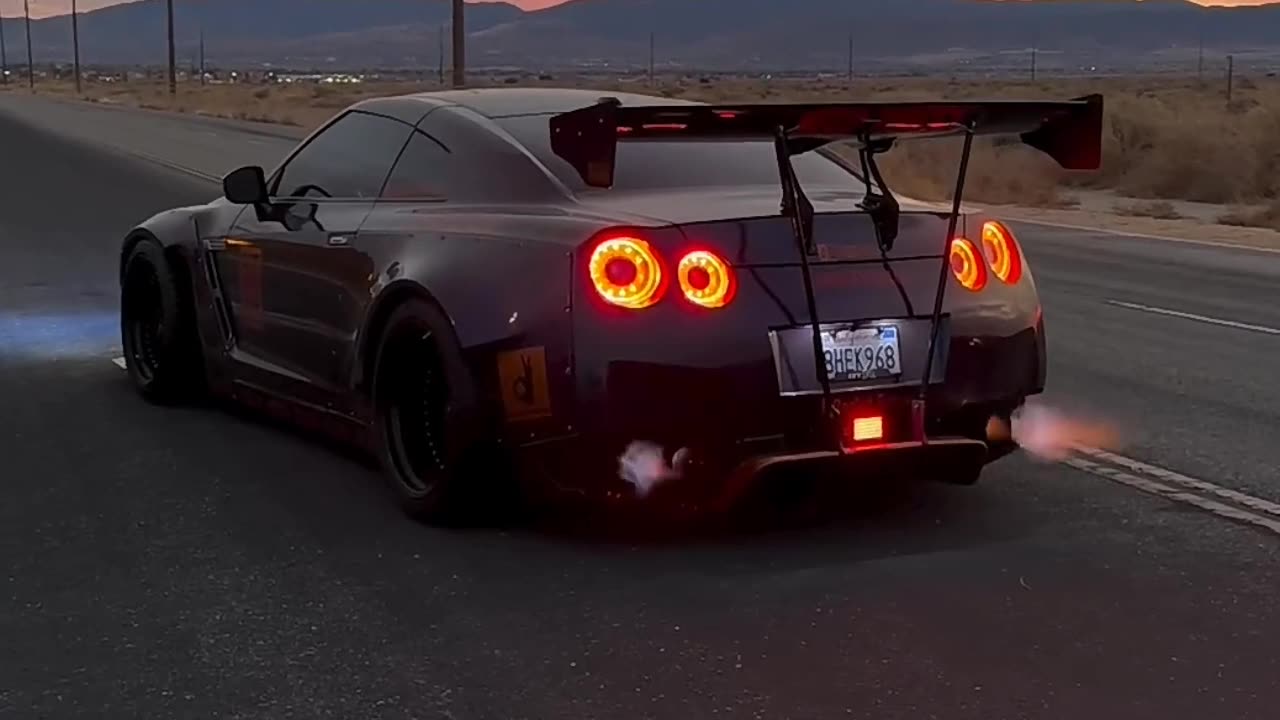 "Jaw-Dropping Nissan GTR vs Lamborghini Drift Showdown: Mind-Blowing Car Stunts & Amazing Thrills!"