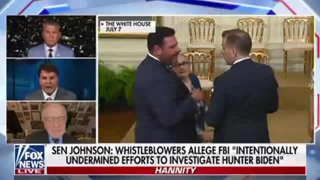 👀 FBI whistleblower says he proves FBI buried Hunter Biden laptop investigation.