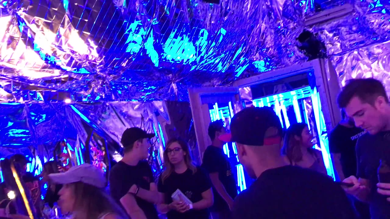 I went to an EDM Show in a Holographic Room