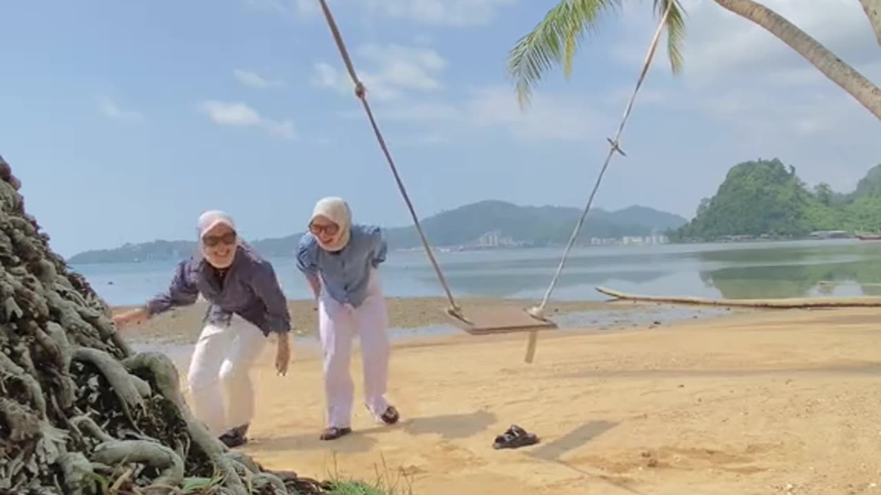 Swinging Tandem Ends in Backwards Fall