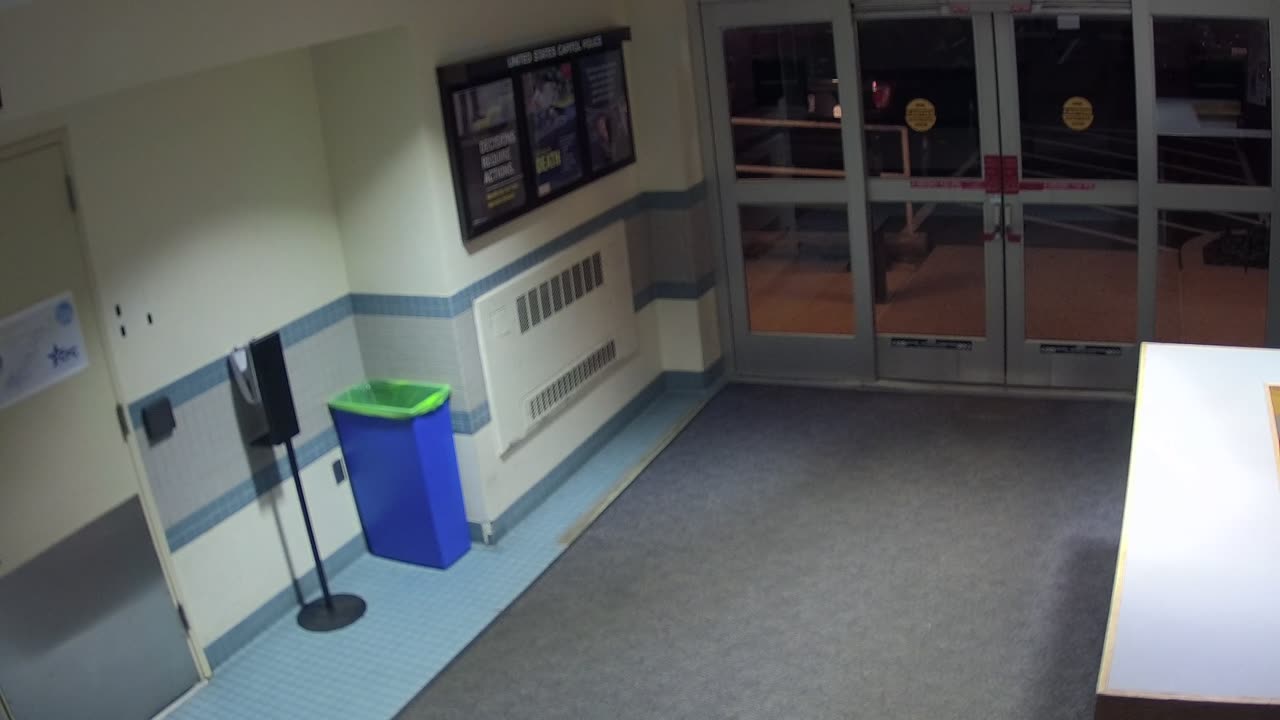 1662HQOB01WestDoor_2021-01-06_18h58min25s597ms.mp4