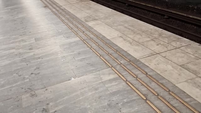 2022/02/24 train station