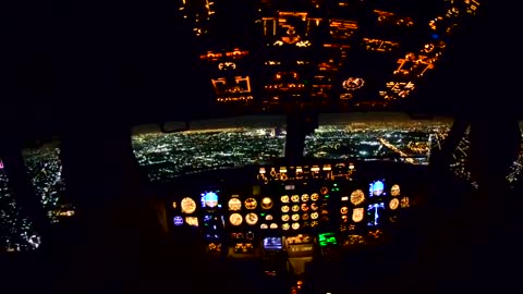 Amazing Cockpit View of Emirate Night Landing at Dubai