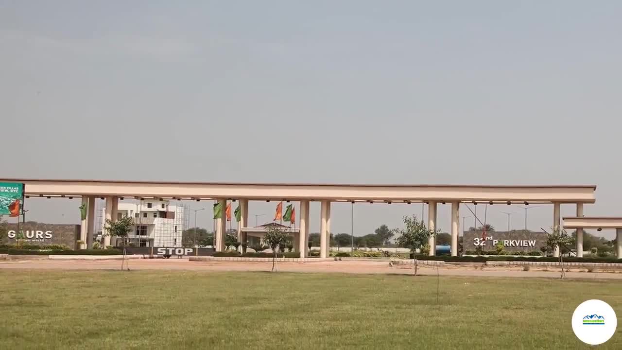 Luxury villas in Gaur Yamuna City