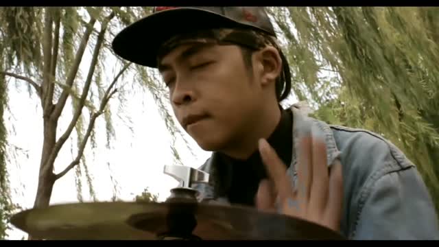 Sunny Day - Nhat Ha ft. Mitsubishi Tong, Shin Tran (Acoustic Cover) | Vietnam Music