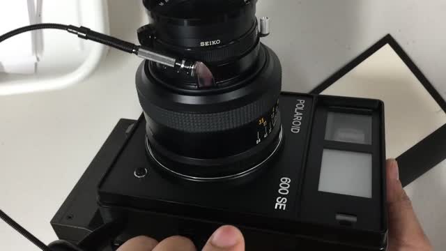 Shooting Integral film with Polaroid 600SE