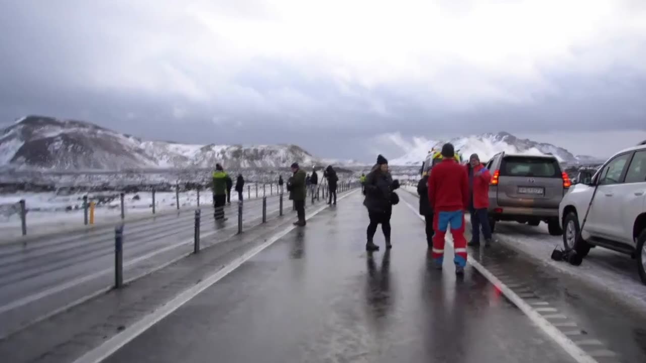 Iceland evacuees check on homes after volcano calms