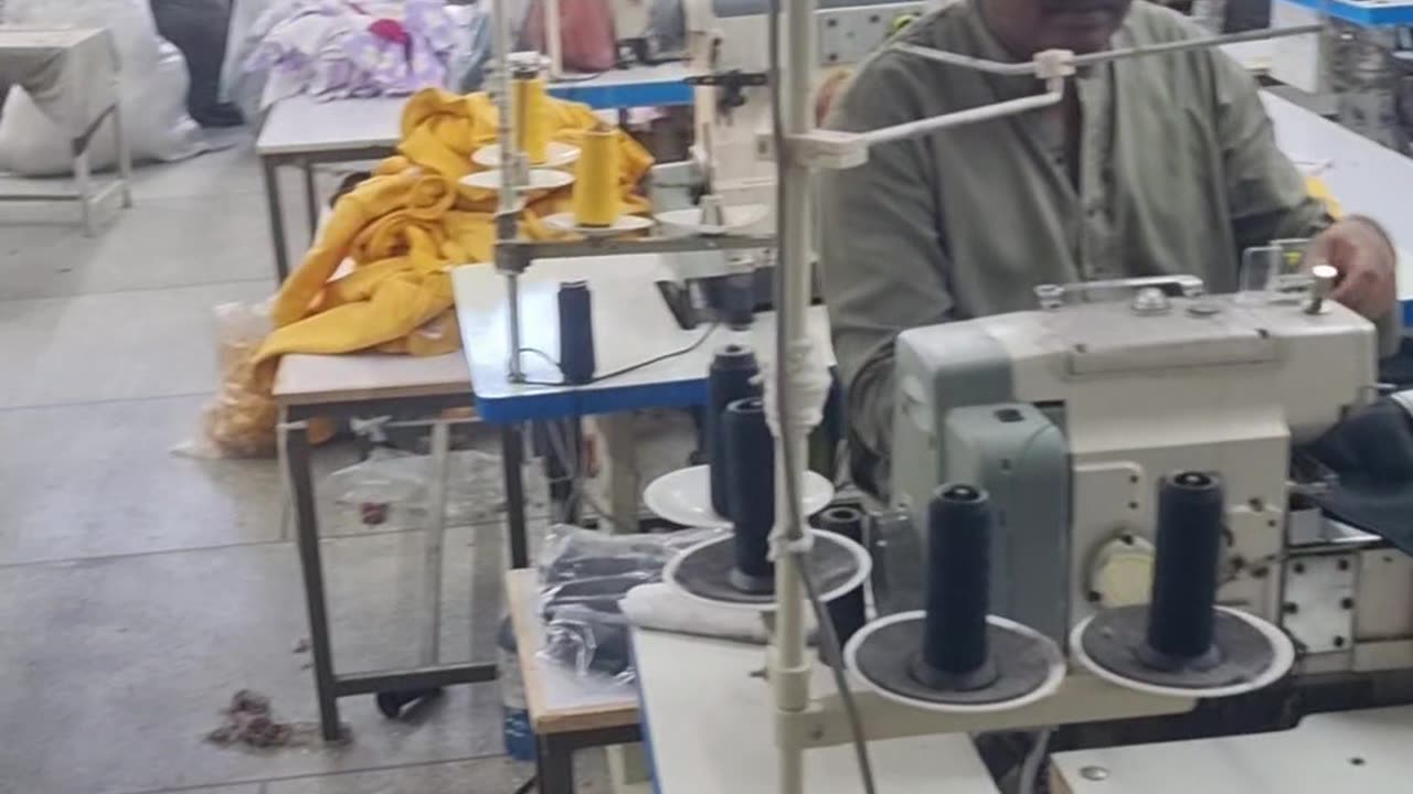 Crafting Your Clothes: Stitching in Action at the Factory 🧵👕