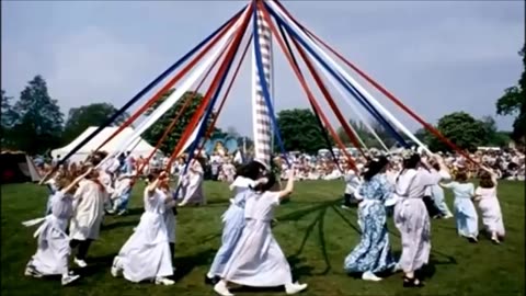 Czarny sześcian na biegunie północnym