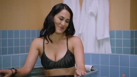 Bella Twins Become Total Divas in Kevin Hart’s Cold Tubs