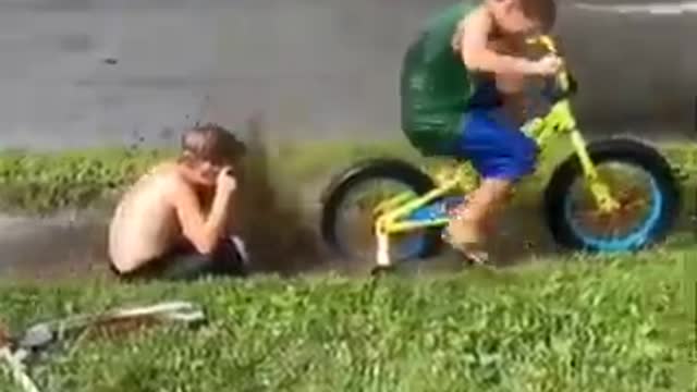 Funny boy artist on cycle| Funny video | Viral video | Funny meme | Whatsapp status