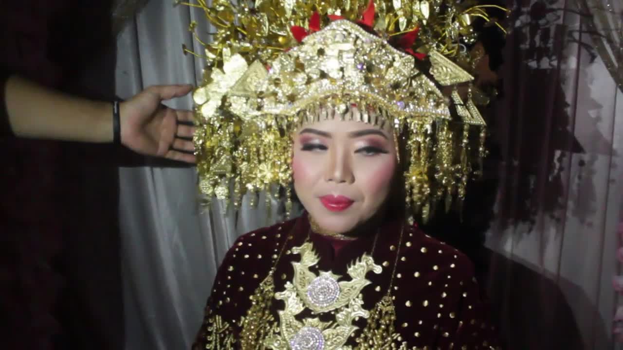 traditional costume for wedding