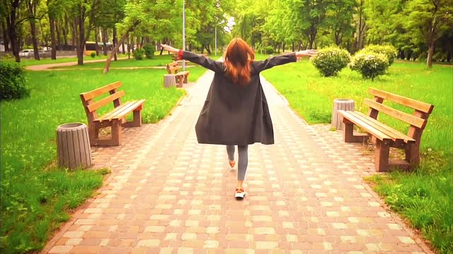 Long-legged beauty, elegant in temperament, and windy when she walks