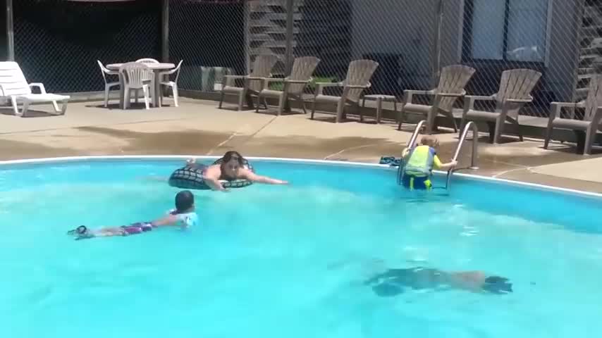 Babies Playing Water In The Pool | Pat