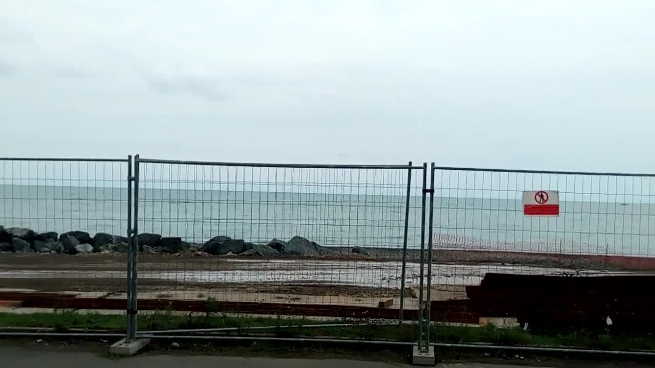 How planes land at the airport of Batumi