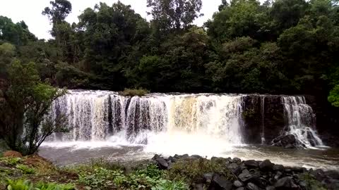 cachoeira que é de tirar o fôlego, confira