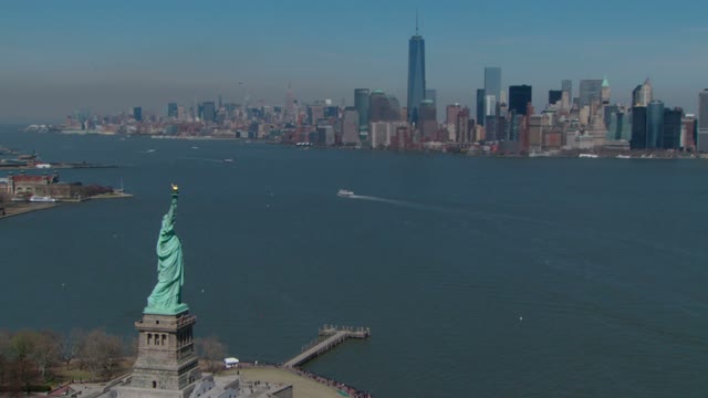 statue-of-liberty-with-nyc-skyline