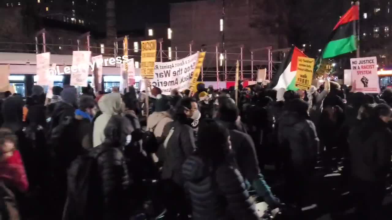 BLM in NY "every city every town burn the precincts to the ground"