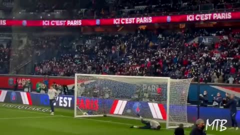 Lionel Messi Shows Mbappe How It is Done 🎯