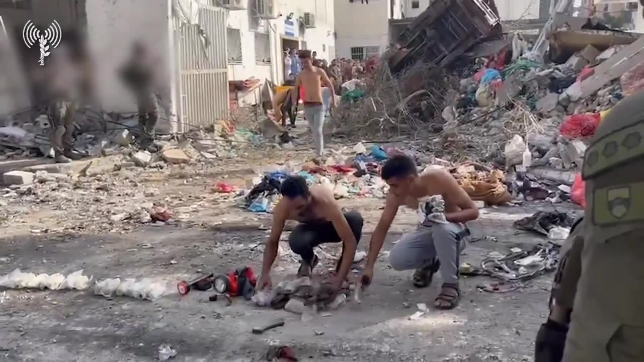 Hamas terrorists with all these weapons are exiting a hospital