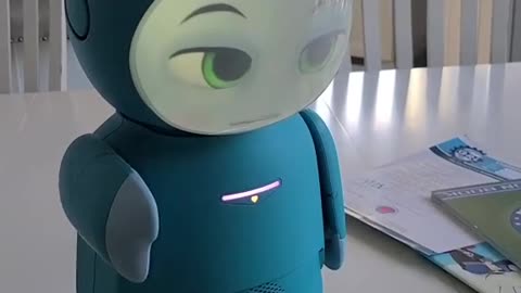 nightmare inducing or a new friend?? 👀 #robot #kids #toy #toys