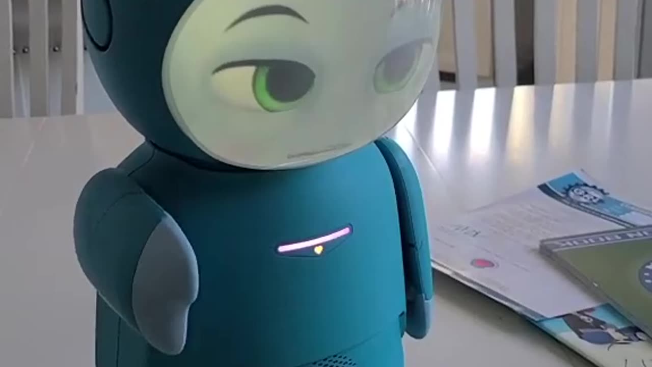 nightmare inducing or a new friend?? 👀 #robot #kids #toy #toys