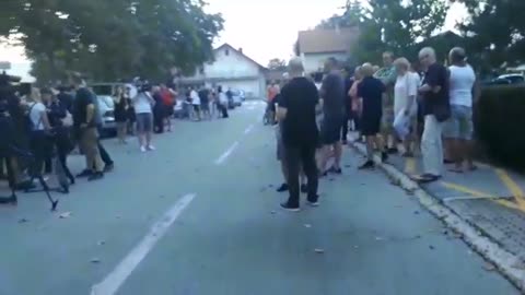 Spontano okupljanje građana u Zaprešiću zbog tragične smrti njihovog 22-godišnjeg sugrađana