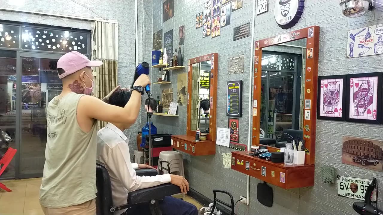 Beautiful and lovely, I'm really satisfied when she washes my hair and massages me