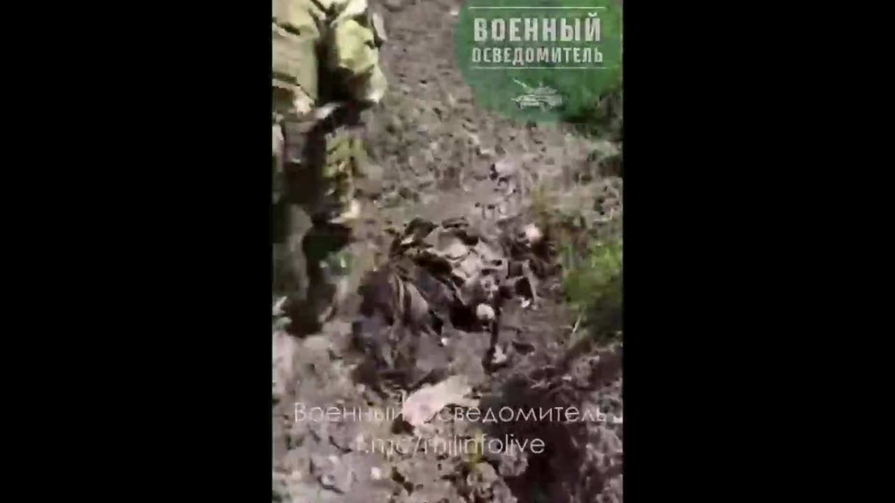 ‼️🔞 The work of the trophy team of Russian soldiers on the positions of the Armed Forces of Ukraine.