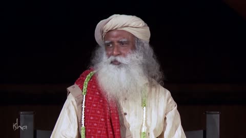 Sadhguru Answers a Student:What should a 20-year-old do in life?